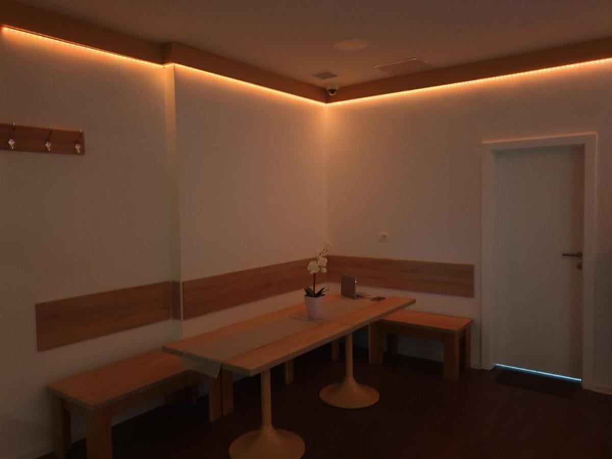לובליאנה Hostel Railway מראה חיצוני תמונה